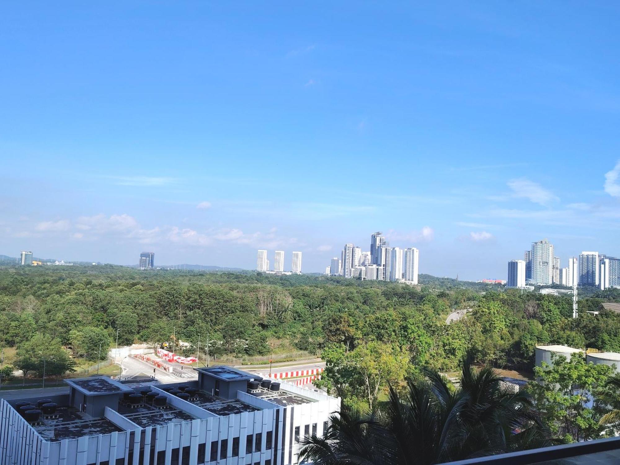 Almas Suites Poolview Netflix 100Mbps Bystay Nusajaya  Exteriér fotografie